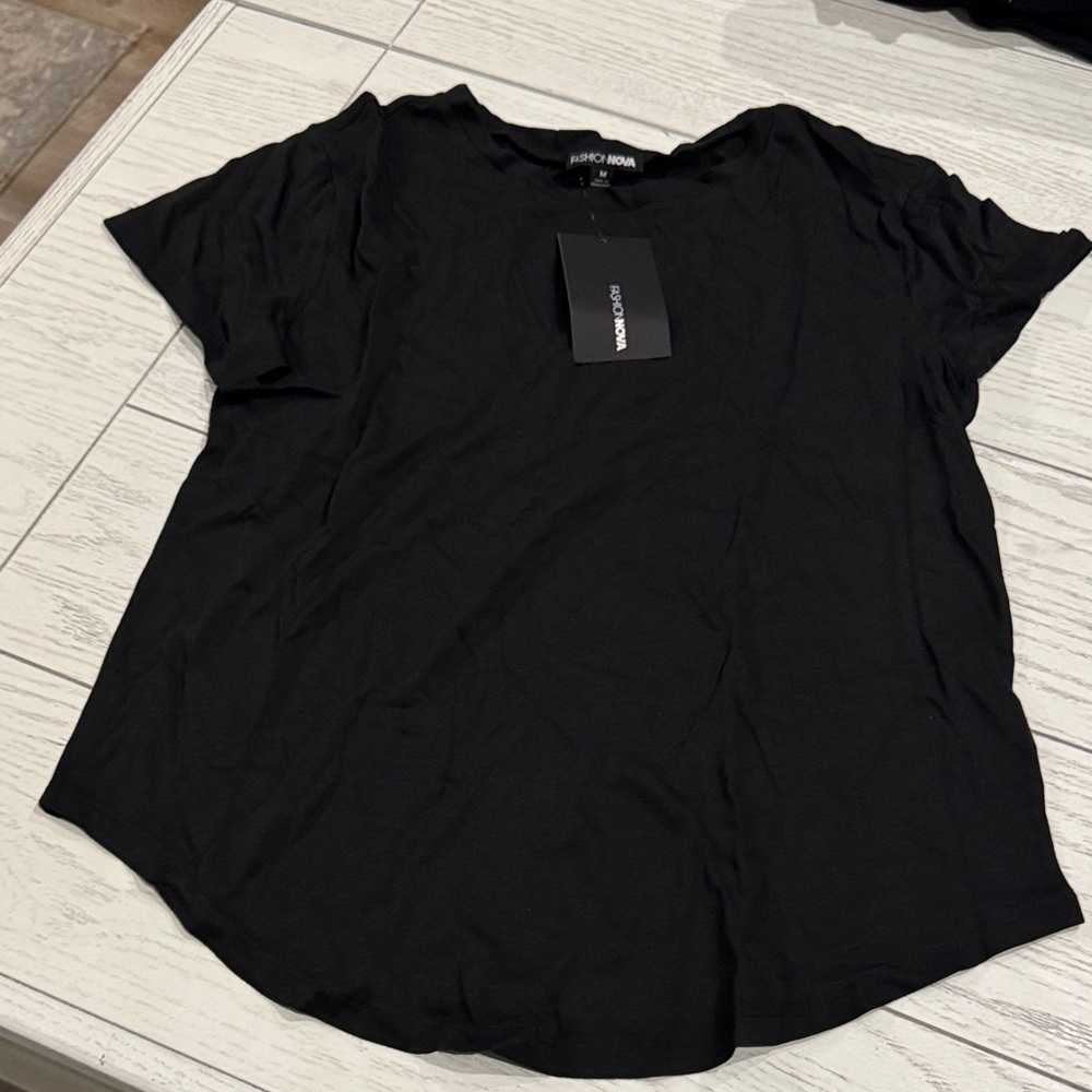 Fashion Nova Classic Black Short Sleeve Tee